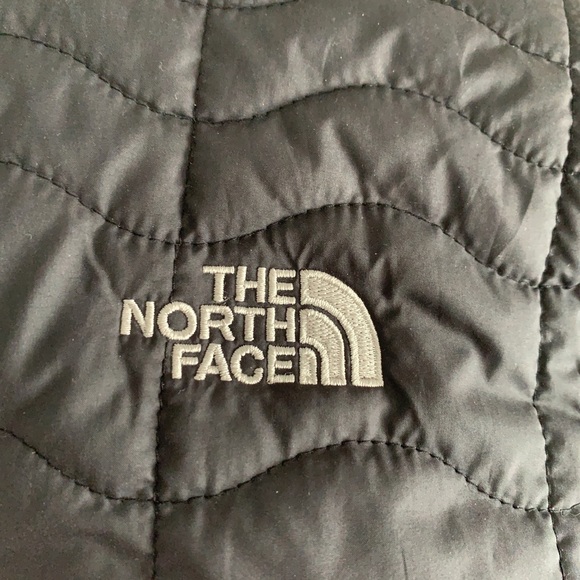 The North Face black puffer jacket - Picture 4 of 4